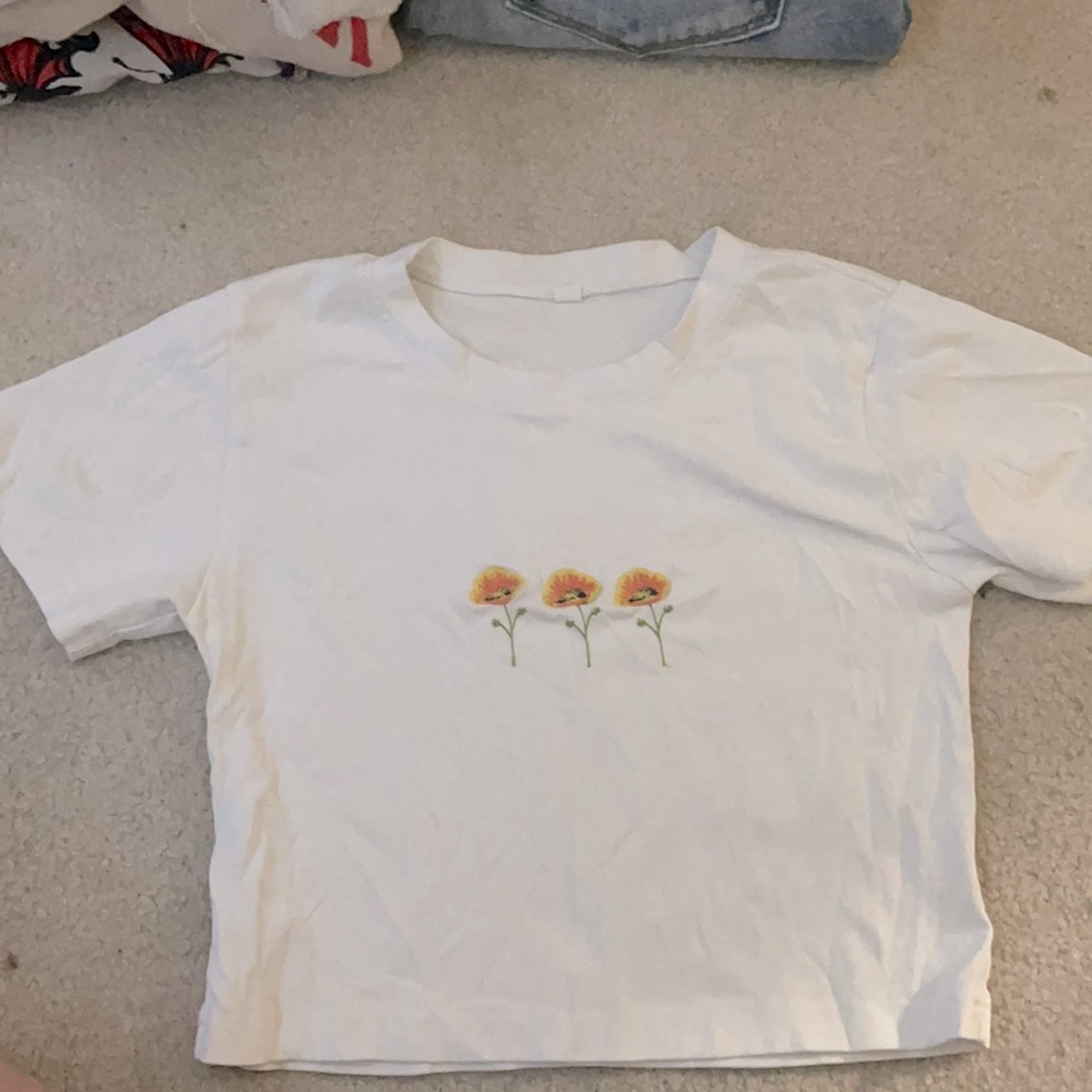 SUPER CUTE WHITE EMBROIDERED WITH ORANGE FLOWERS TOP